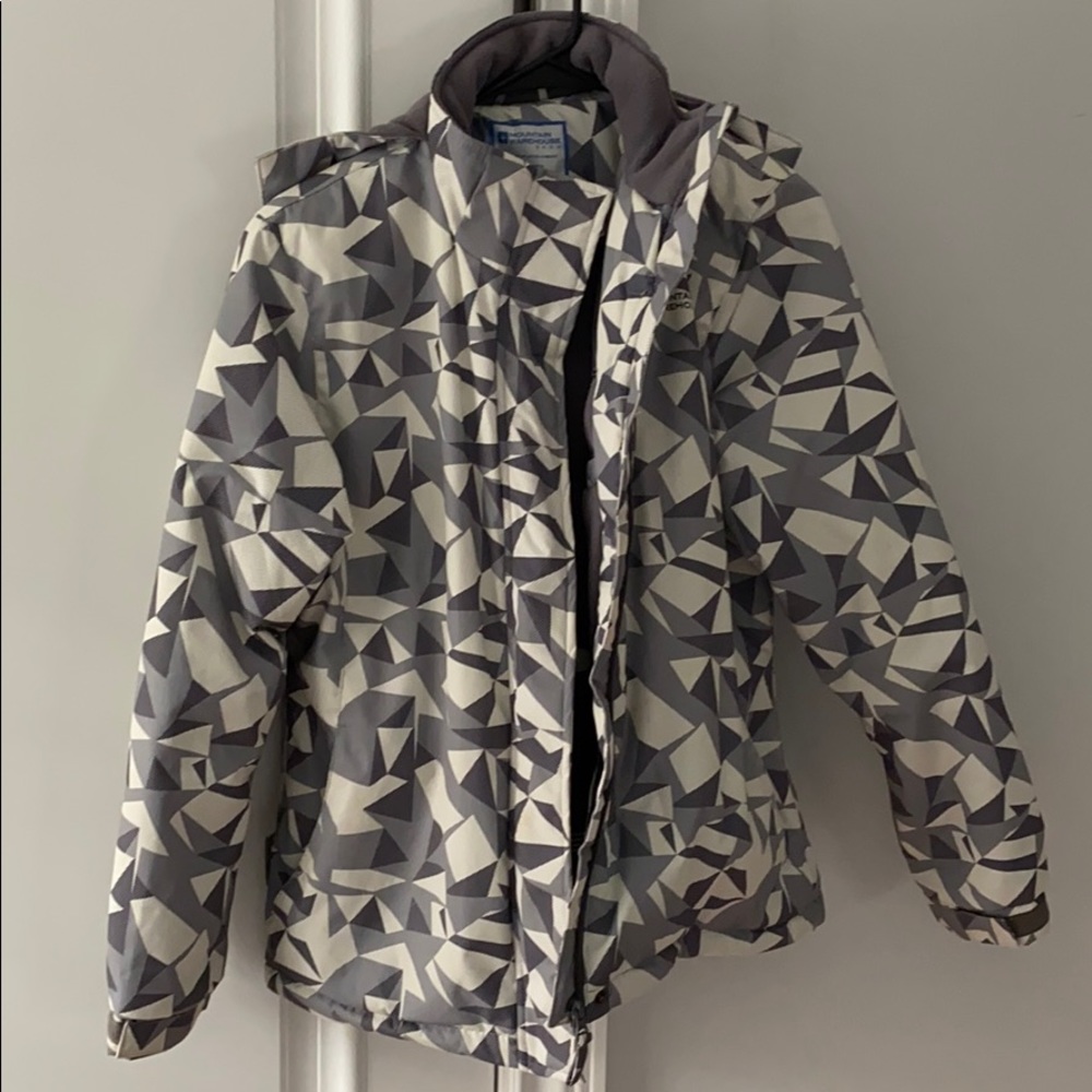 Ski/snowboarding jacket